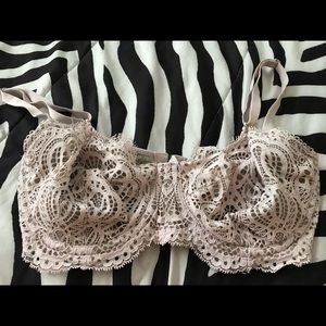 Victoria’s Secret bra 32DDD